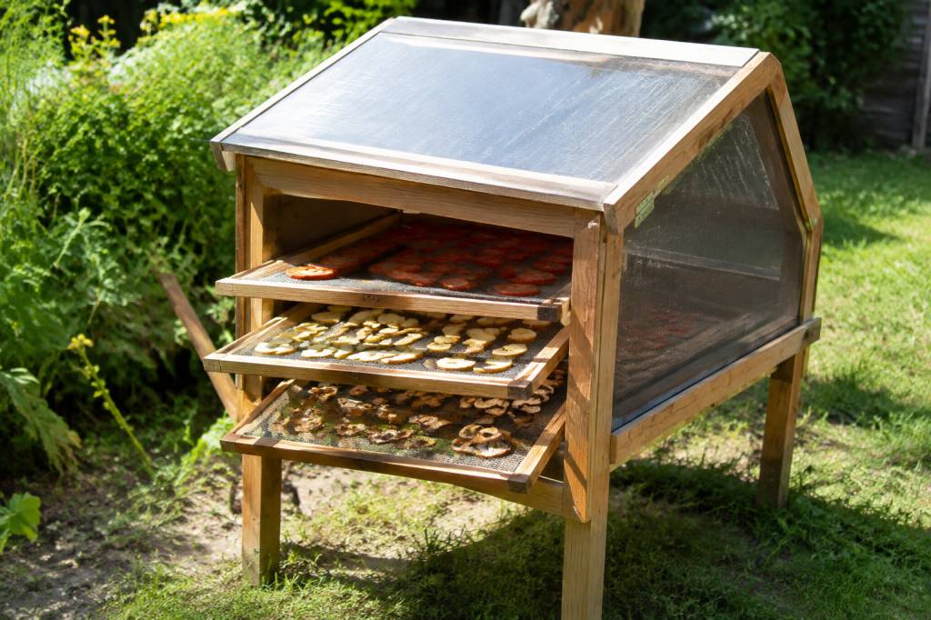 Séchoir solaire plan : fabriquez-le vous-même pour sécher vos aliments naturellement